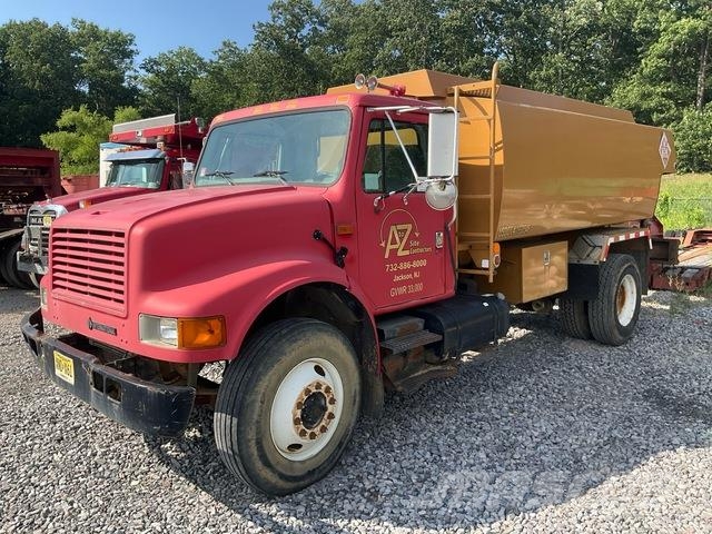 International 4900 Autocisterna