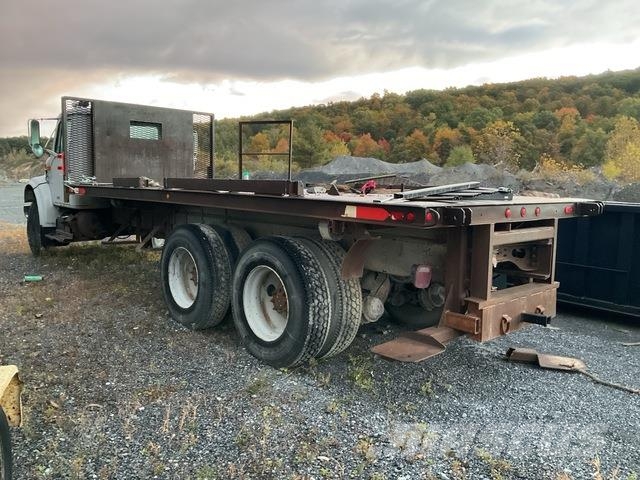 International 4900 Platte bakwagens