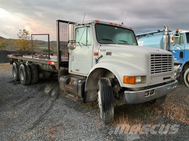 International 4900 Platte bakwagens