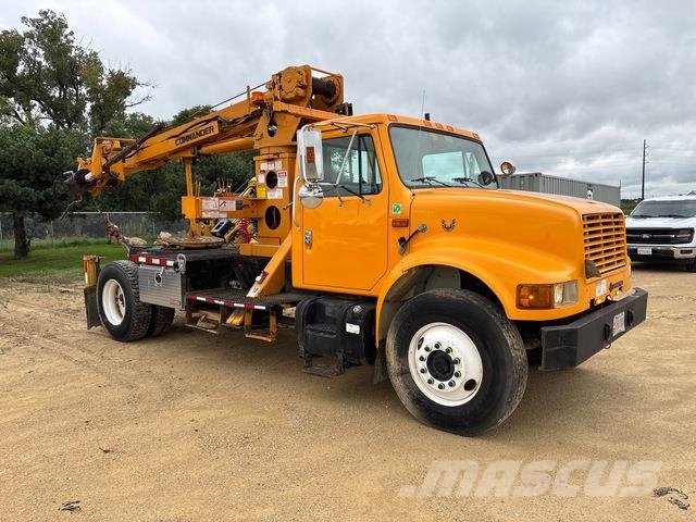 International 4900 Truck mounted drill rig