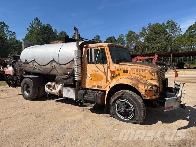 International 4900 Betongbiler
