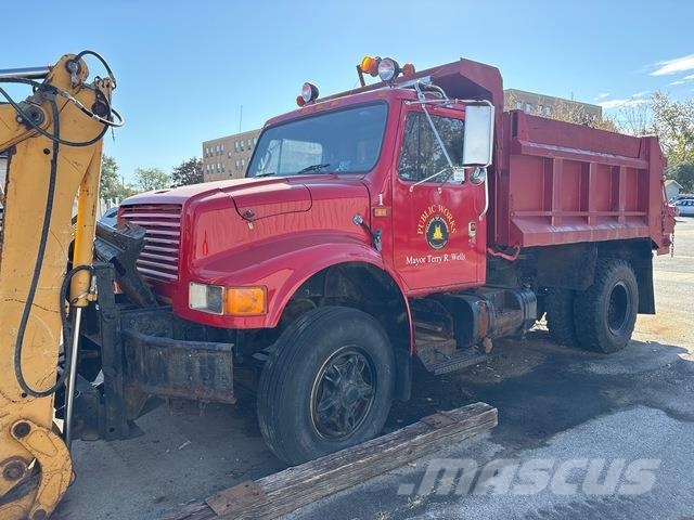 International 4900 Pašizgāzējs