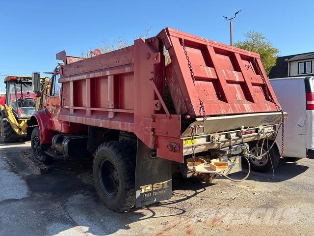 International 4900 Pašizgāzējs