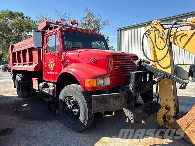 International 4900 Pašizgāzējs