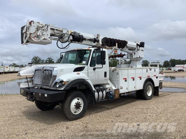 International 7300 Mobiele Boorinstallatie