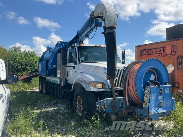 International 7400 大型油圧ショベル12t以上（パワーショベル・ユンボ）