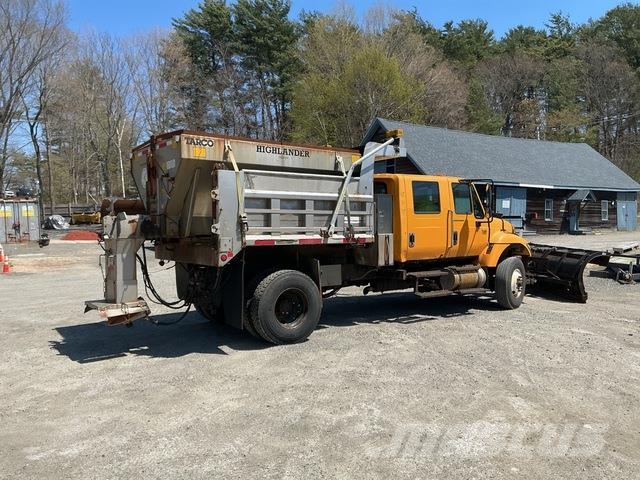 International 7400 حراثات ونصول الجليد