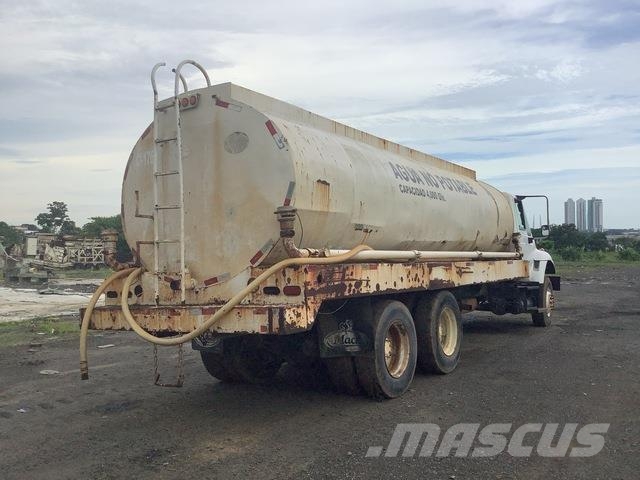 International 7400 Kamioni za vodu
