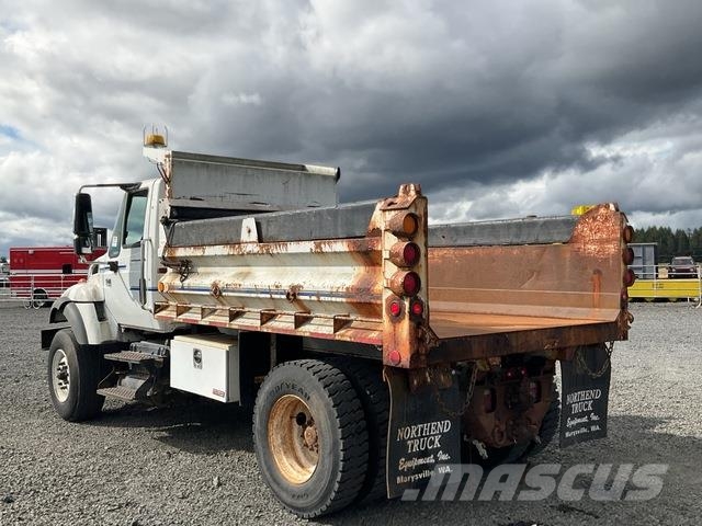 International 7400 덤프 트럭