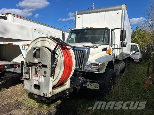 International 7400 Slamsugningsbil
