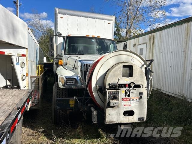 International 7400 Slamsugningsbil