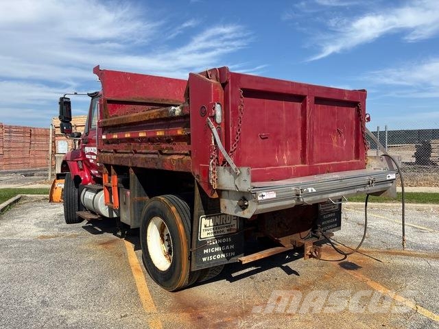 International 7400 Snow blades and plows
