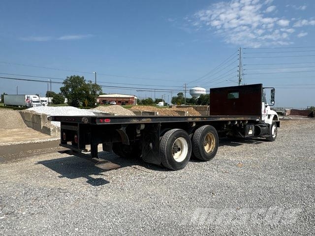 International 7400 Flatbed / Dropside trucks