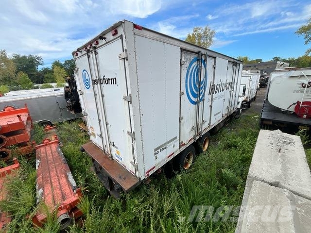 International 7500 Вантажівки / спеціальні