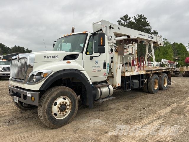 International 7600 Камиони с подвижни сондажни кули