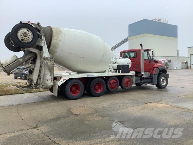 International 7600 Andre lastebiler