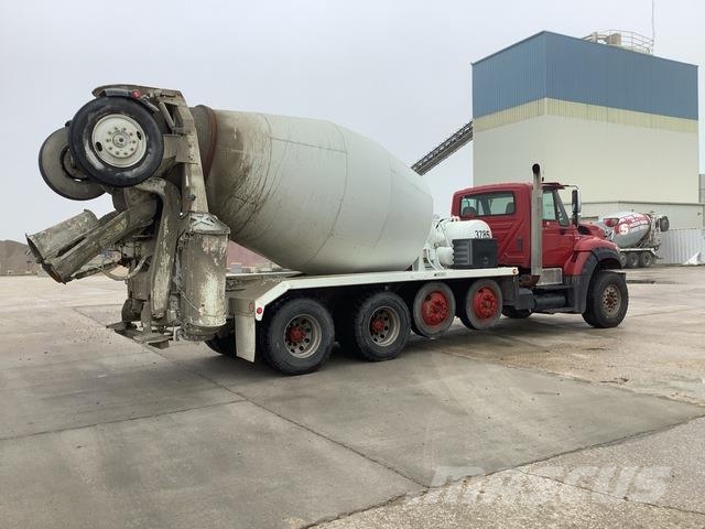 International 7600 Andre lastebiler