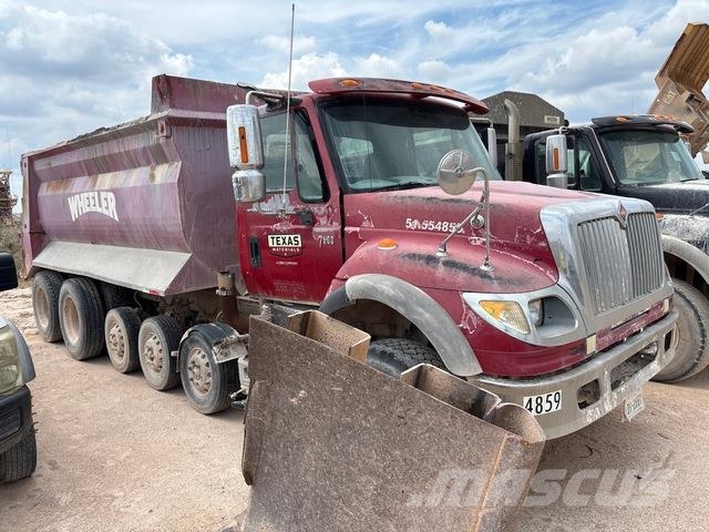 International 7600 Tippbil