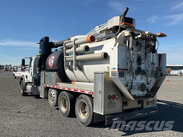 International 7600 Camion autospurgo