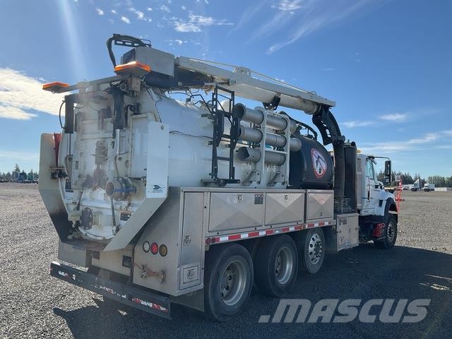International 7600 Camion autospurgo