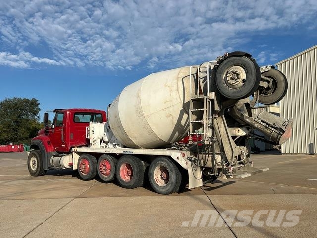 International 7600 Вантажівки / спеціальні