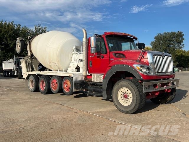 International 7600 Вантажівки / спеціальні