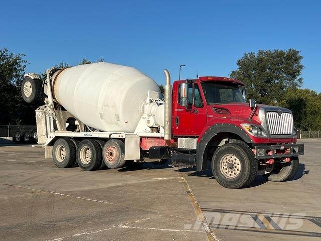 International 7600 Вантажівки / спеціальні