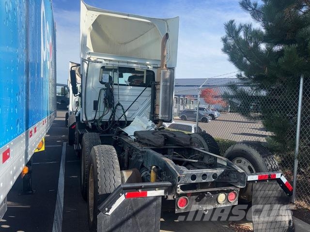 International 8600 Trekkers