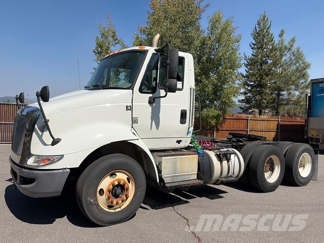 International 8600 Vlačilci