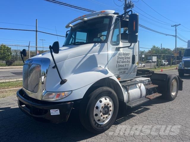 International 8600 Тягачі