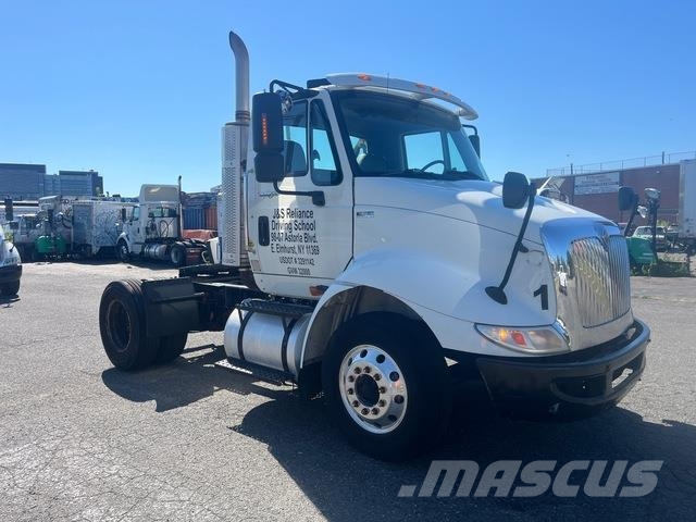 International 8600 Тягачі