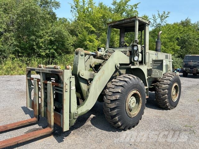 International Harvester M10A Terenski viličar