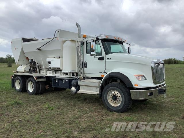 International HX620 Betonmixers en pompen