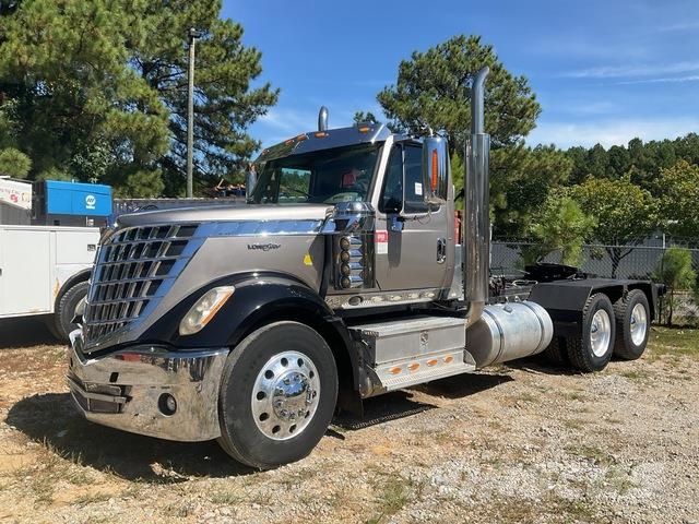 International LoneStar 牵引车