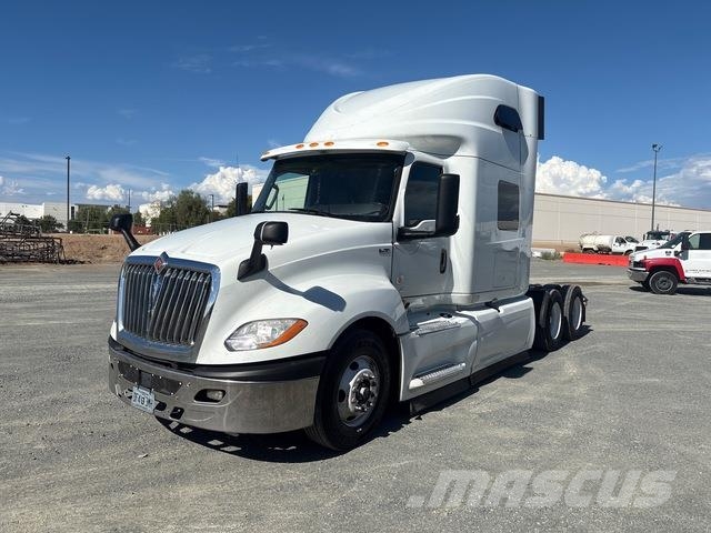 International LT625 وحدات الجر