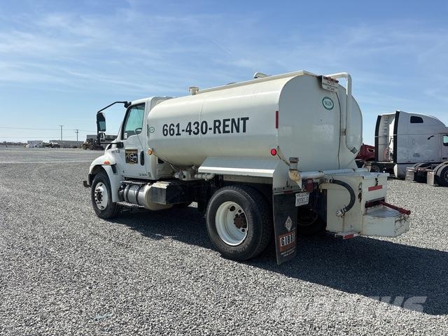 International MV607 صهاريج مياه