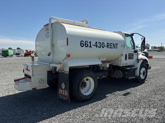 International MV607 صهاريج مياه