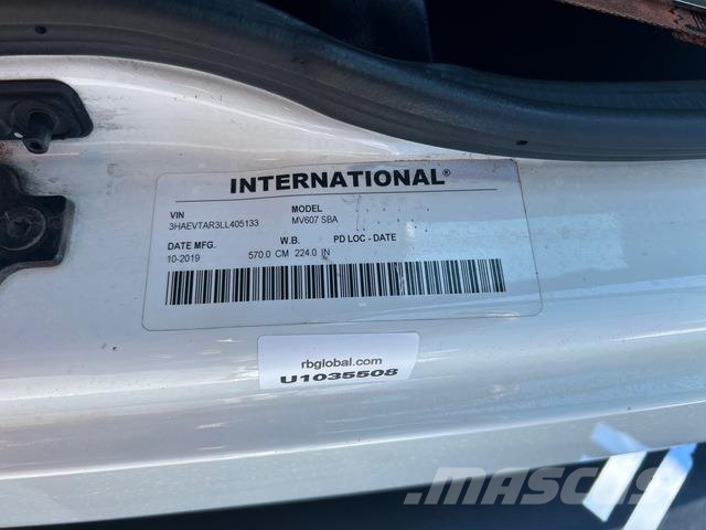 International MV607 Platformas/izkraušana no sāniem