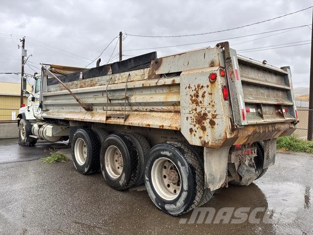 International Paystar 5600i Camiones bañeras basculantes o volquetes