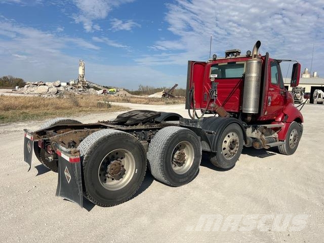 International Prostar Тягачі