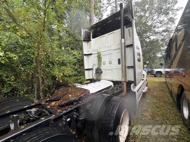 International Prostar LF627 Тягачі