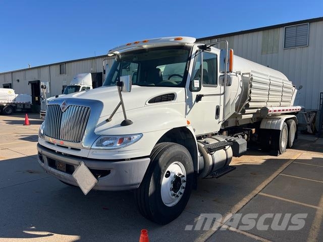 International WorkStar 7400 6x4 Autocisterna