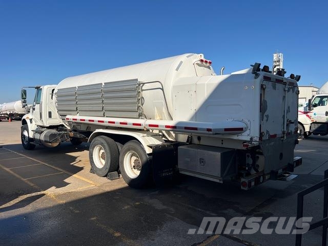 International WorkStar 7400 6x4 Autocisterna