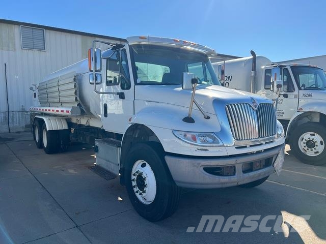 International WorkStar 7400 6x4 Autocisterna