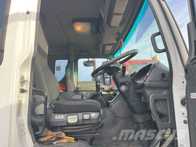 Isuzu CXZ GIGA Camiones tractor
