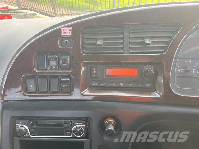 Isuzu CXZ GIGA Camiones tractor