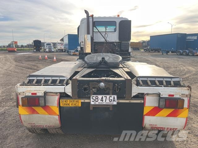 Isuzu CXZ GIGA Camiones tractor
