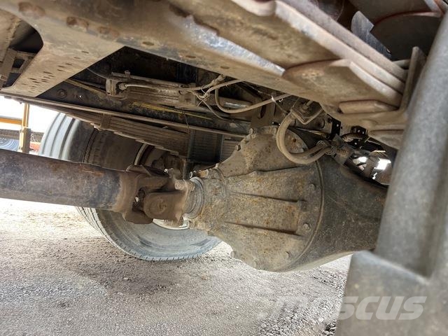 Isuzu FRR 600 المنصات الهوائية المثبتة على شاحنة