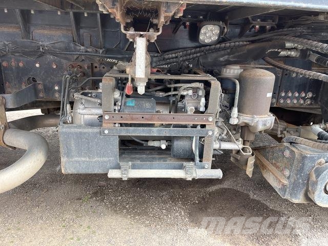 Isuzu FRR 600 المنصات الهوائية المثبتة على شاحنة