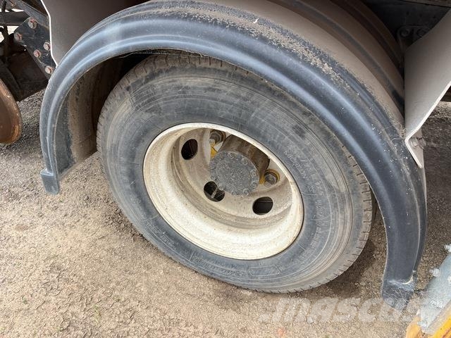 Isuzu FRR 600 المنصات الهوائية المثبتة على شاحنة